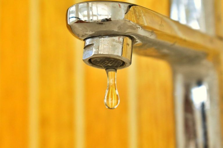 Read more about the article Tất tần tật thông tin từ A – Z về vòi rửa bát gắn tường